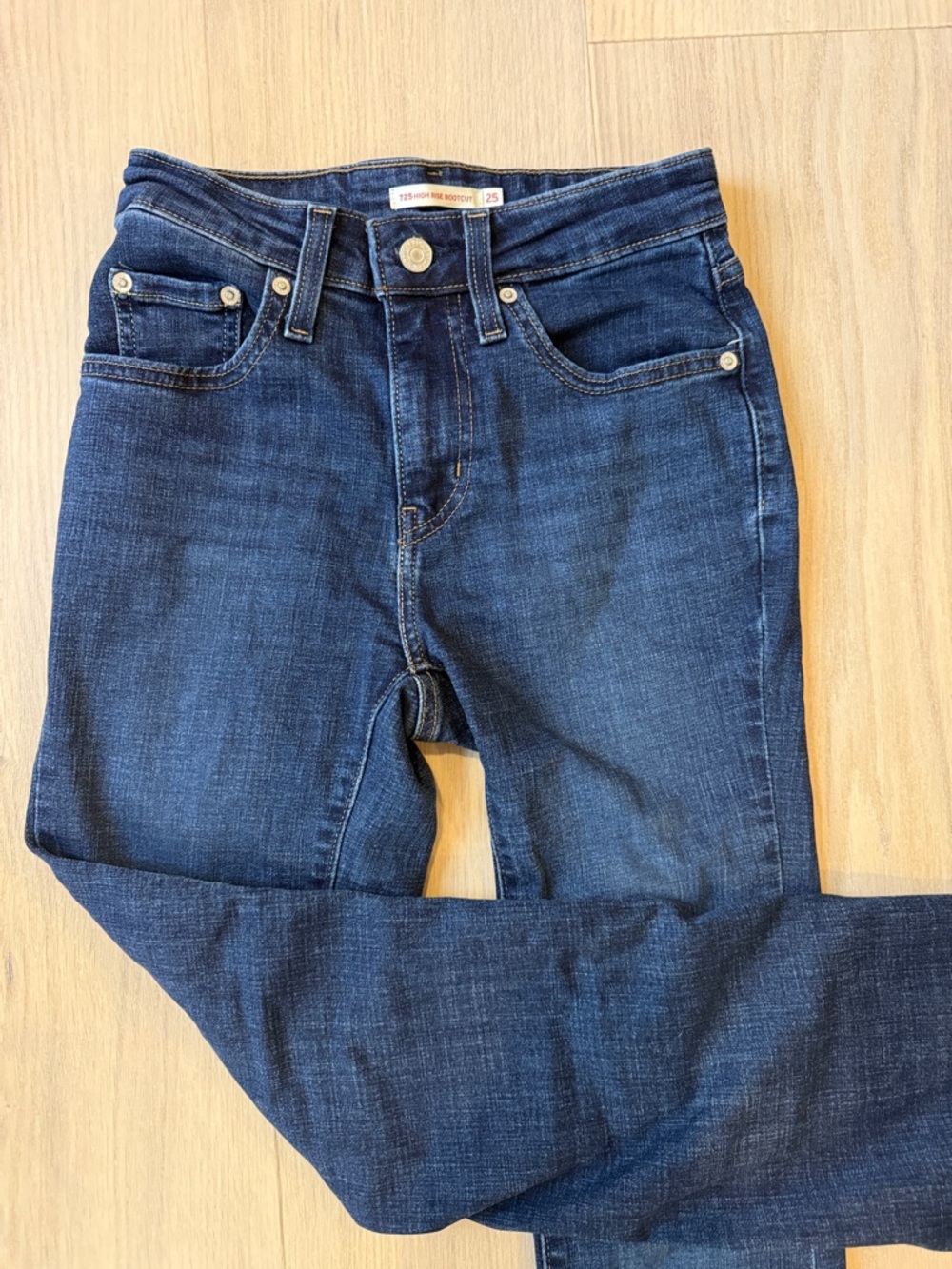 Levi’s 725 high rise bootcut